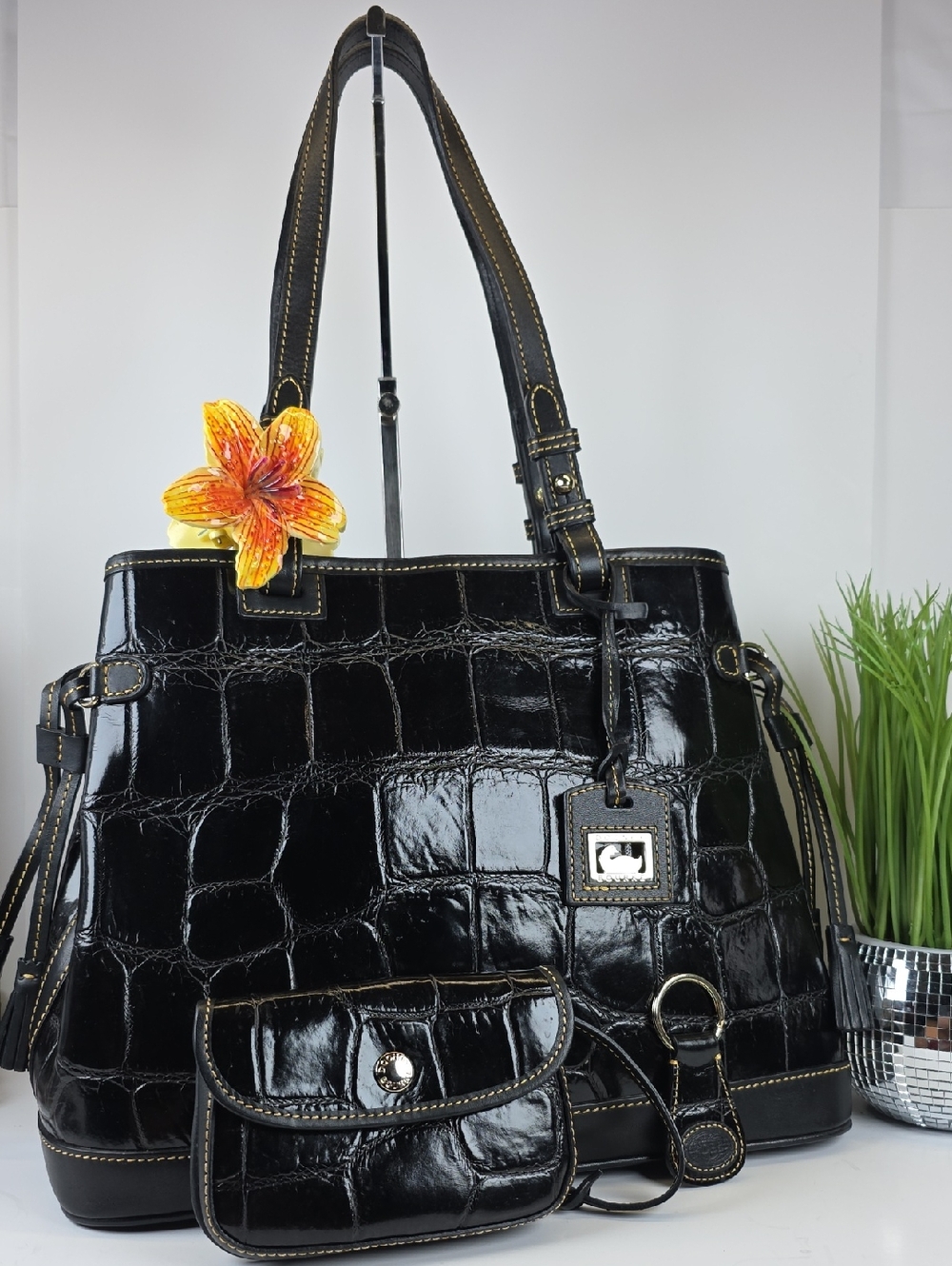 Dooney & Bourke Black Croc-Embossed Patent Tote Matching Pouch Set Shoulder Bag